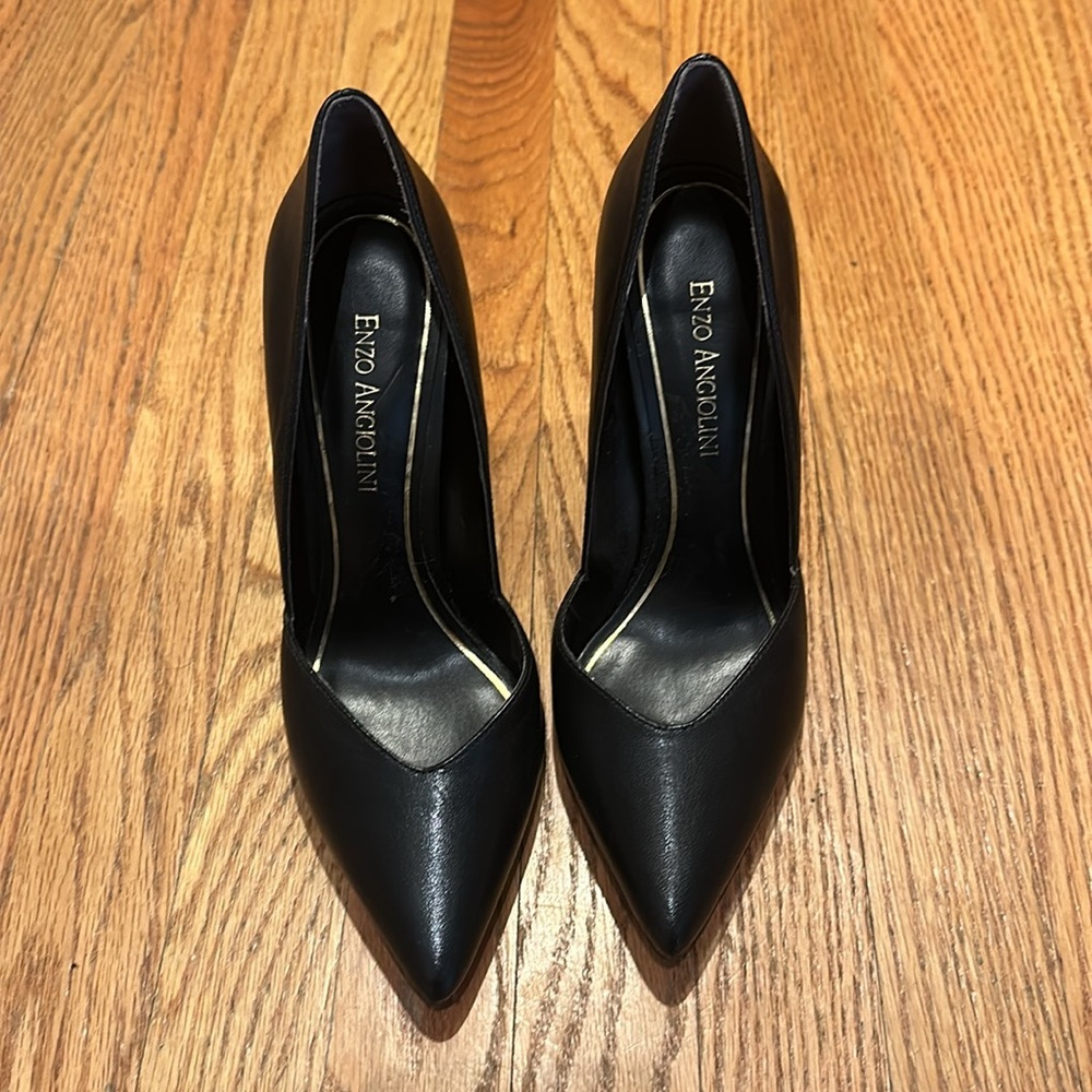 NWOT Enzo Angliolini Black Pumps